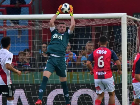 Ya no sabe que más hacer: Armani las saca hasta por las dudas