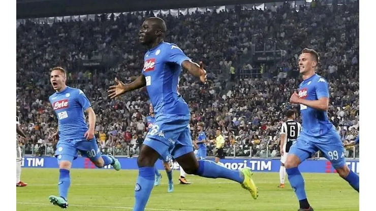 FURIA NEGRA. Koulibaly se transformó en el dios de Nápoles y le dio el triunfo ante la Juve.