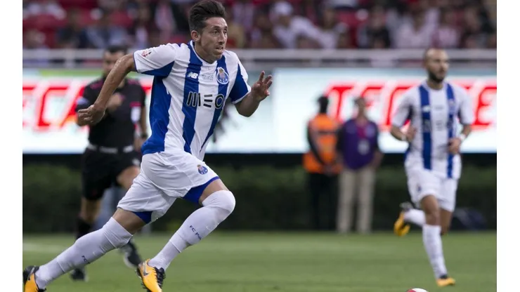 El mexicano Héctor Herrea jugando con el Porto.
