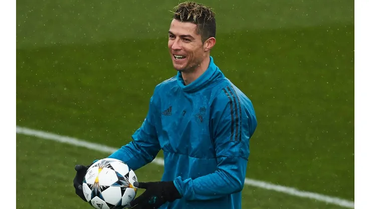 SIEMPRE CON BUEN HUMOR. Cristiano Ronaldo en un entrenamiento previo a la semifinal contra Juventus (Foto: Getty).