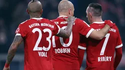 Foto Arturo Vidal junto a Ribery, jugador de Bayern Munich.