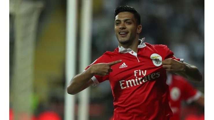 Raúl Jiménez, delantero del Benfica