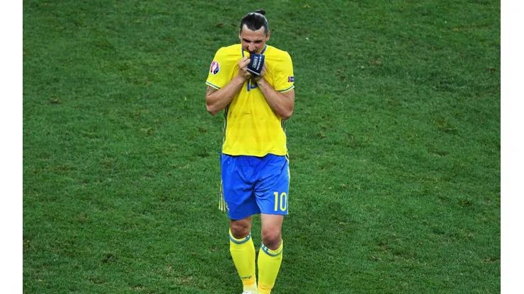 ¿SE LO PIERDE? Ibra no es muy aceptado por sus compañeros.