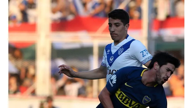 PEGA Y JUEGA. Cáseres es uno de los futbolistas con más futuro del fútbol argentino.