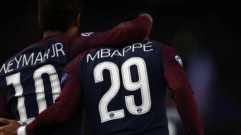 Foto de Mbappé y un abrazo con Neymar.