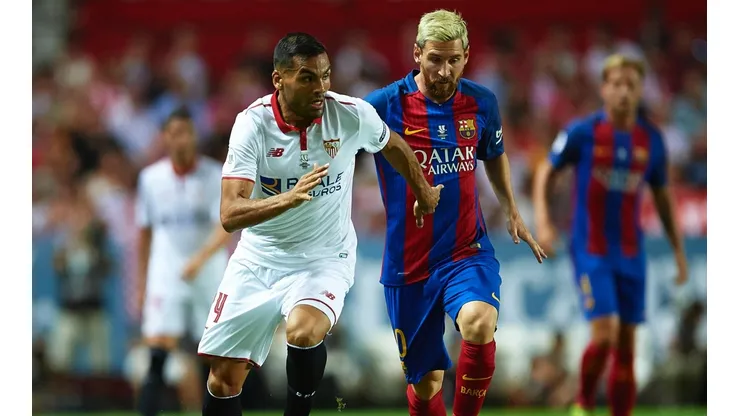 Foto de Gabriel Mercado junto a Lionel Messi.