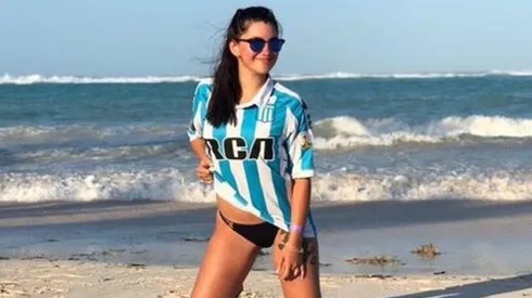 Foto de Melody Pasini con la camiseta de Racing