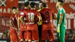 EN LLAMAS. Todo Independiente cobró el gol anulado en el segundo tiempo contra Corinthians (Foto: Getty).