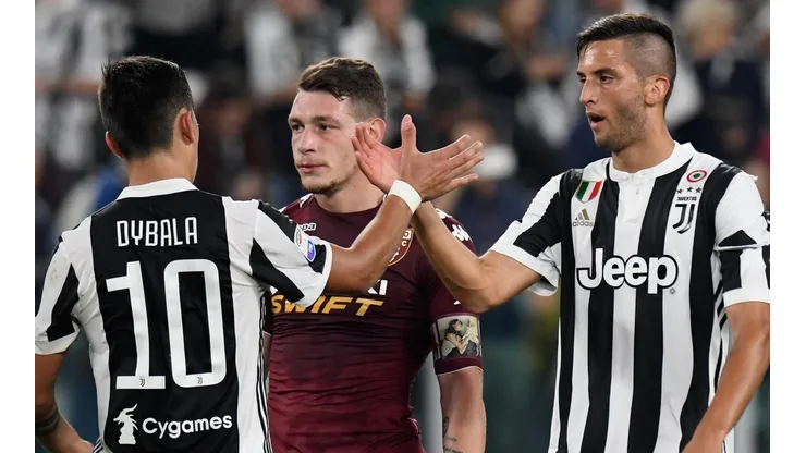 Bentancur junto a Dybala, los dos en Juventus.