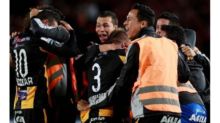 CELEBRA THE STRONGEST. El equipo boliviano le empató a Atlético Tucumán de la forma más curiosa.