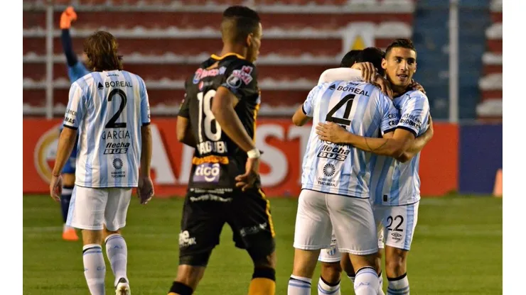 TRIUNFO HISTÓRICO. Atlético Tucumán cortó la racha de 48 años sin triunfos argentinos en La Paz.