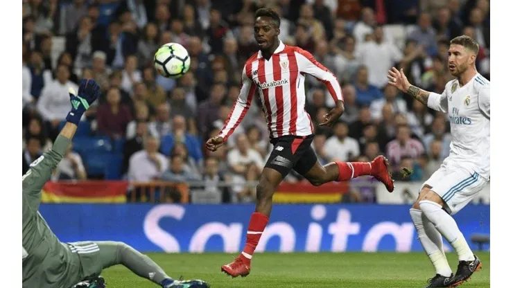 BELLEZA. Ante la mirada de Sergio Ramos y la estirada de Keylor Navas, Iñaki Williams ya sabe de su gol.