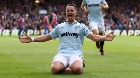 Javier Hernández juega actualmente para el West Ham de la Premier League (Foto: @CH14_)