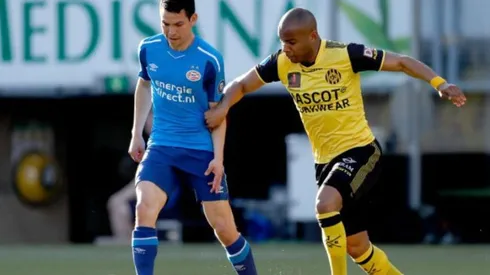 Chucky Lozano en el partido Roda vs PSV