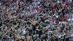 REPUDIABLE. Los barras del Ajax atacaron al plantel.