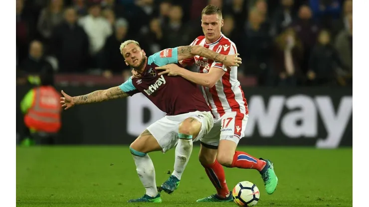 West Ham vs Stoke City empatan en la jornada 34 de la Premier League.