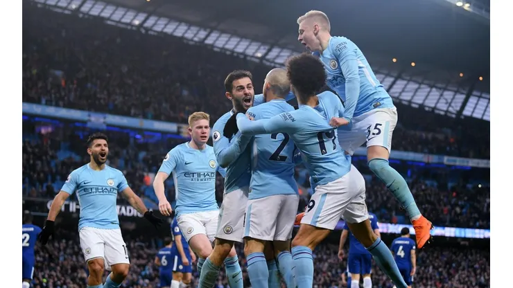 SIN TRANSPIRAR. Manchester City se coronó gracias a la derrota del United.