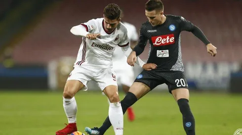 En su más último enfrentamiento Napoli se impuso 2-1 a Milán (Foto: @acmilan)