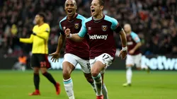 El estelar delantero mexicano espera conseguir la permanencia con los Hammers