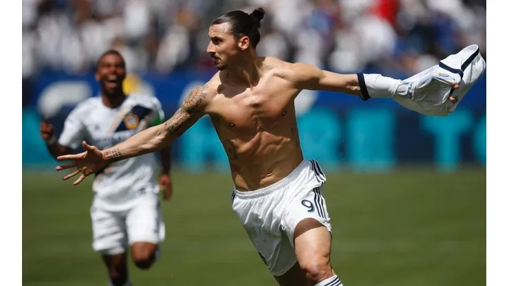 Ibrahimovic marcó en su primer partido como titular.