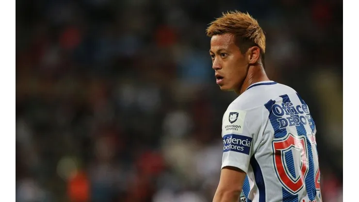 Keisuke Honda se despachó con un golazo fenomenal.