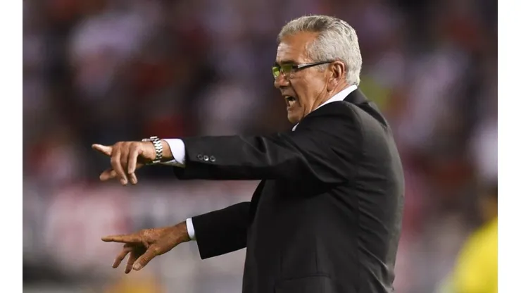 Gregorio Pérez en el Estadio Monumental.