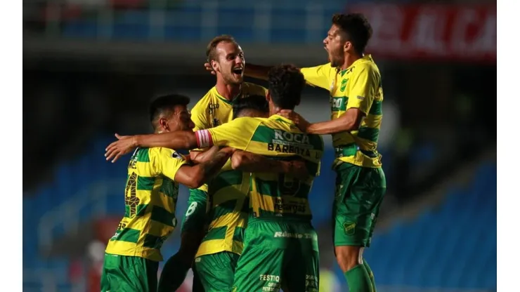 FESTEJA EL HALCÓN. Defensa y Justicia ganó un partido clave para entrar en zona de copas.