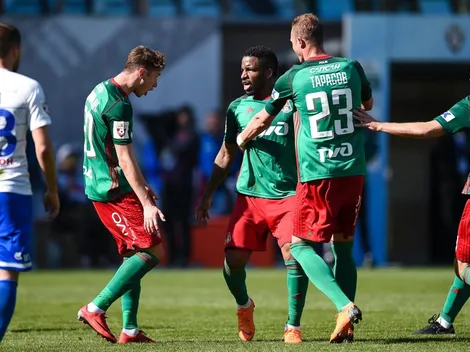 Perfecto tiro libre de la Foquita Farfán en el Lokomotiv