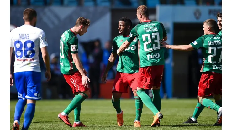 La Foquita Farfán celebra su gol hoy.