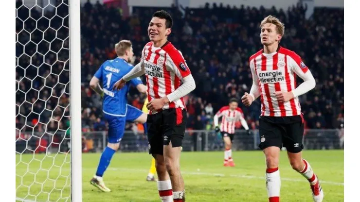 Hirving Lozano ha sido pieza clave en el equipo de Philip Cocu (Foto: @HirvingLozano70)