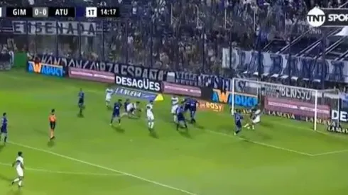 Nadie puede entender qué hizo el lateral de Gimnasia.
