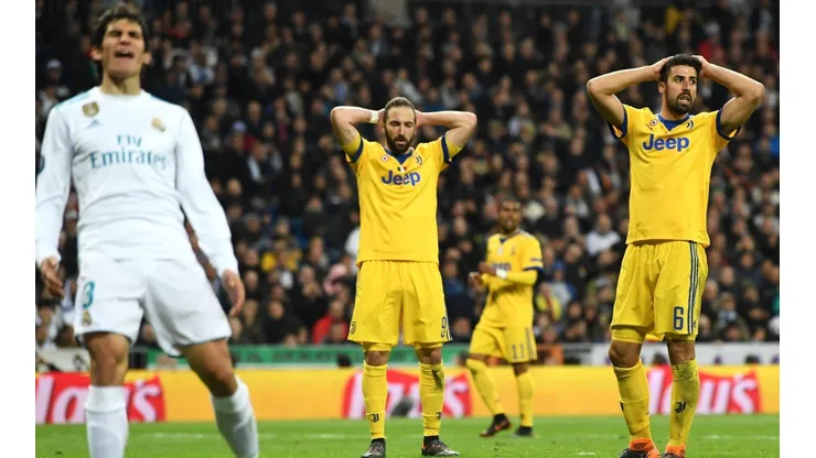 NO LO PUEDEN CREER. Higuaín no lo puede creer en el Santiago Bernabéu con Juventus (Foto: Getty).