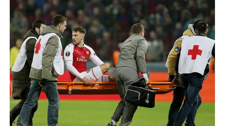 NO TAN RÁPIDO. Ramsey volvió engrapado y marcó el 2 a 2 del Arsenal.