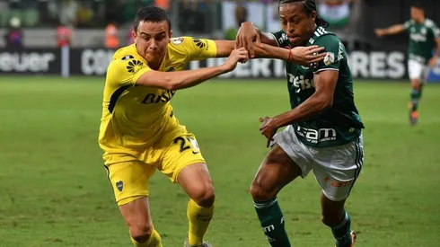 CONTRA EL GOLEADOR. Jara pelea en el mano a mano contra Keno.