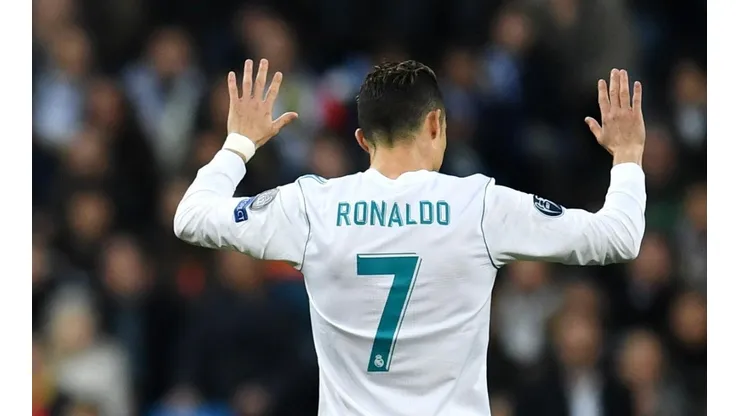 Madrid pudo empezar a liquidar, pero el árbitro le anuló un gol por un polémico fuera de juego