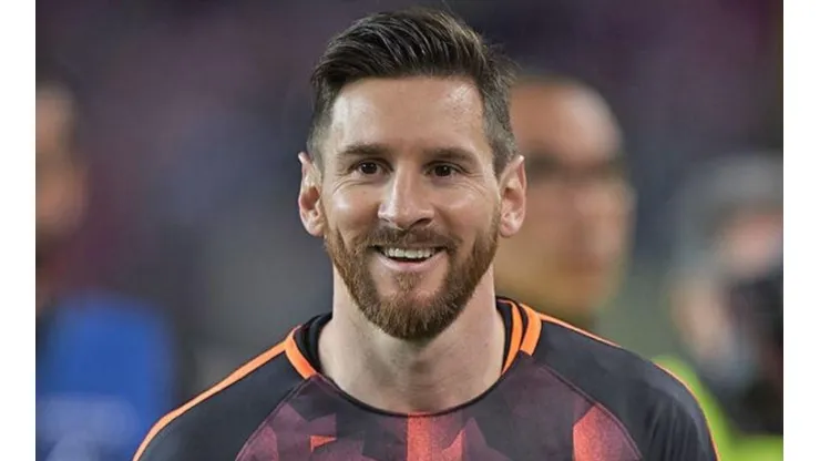 Messi cuidó y acarició la pelota como si fuese su hijo