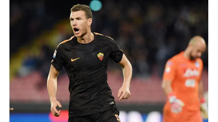 APARECIÓ EL GOLEADOR. Edin Dzeko abrió el marcador a los cinco minutos por Champions League (Foto: Getty).