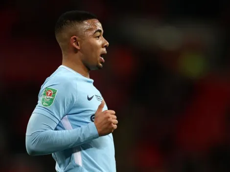 Error de Liverpool y gol de Manchester City desde el vestuario