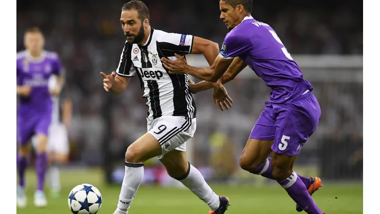 Varane respeta a Higuaín más que los argentinos: "Es un peligro constante"
