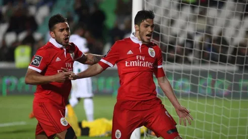 Raúl Jiménez rescató al Benfica de perder el liderato de la Primeira Liga (Foto: @SLBenfica)