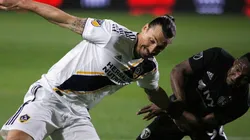 Zlatan Ibrahimovic con en uniforme de LA Galaxy en el duelo ante Sporting KC.