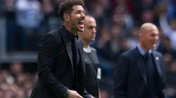¡LA PARASTE DE PECHO, CHOLO! Simeone y un gesto distintivo.