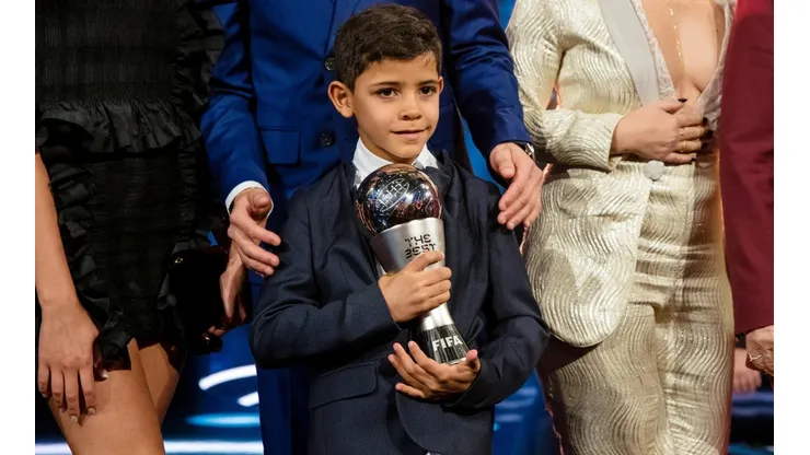 Cristiano Junior tiró en el Bernabéu la chilena de papá