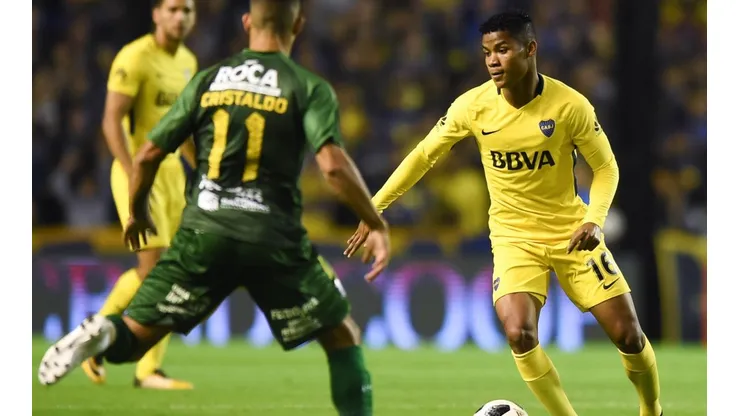 COMPLICADO. Wilmar Barrios, uno de los protagonistas en el blooper del tiro libre indirecto (Foto: Getty).