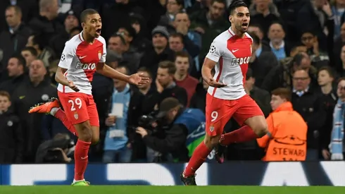 ASALTO EN MANCHESTER. Mbappé junto a Falcao con el Mónaco en la pasada Champions League (Foto: Getty).