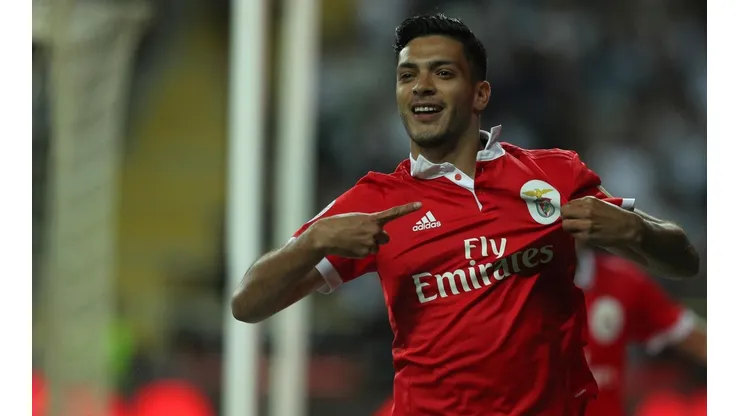 Jiménez sigue aprovechando las contadas opciones que tiene en el Benfica