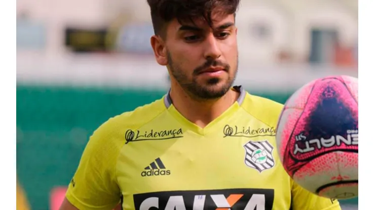 El mediocampista se mudó a Brasil en el último mercado de pases.