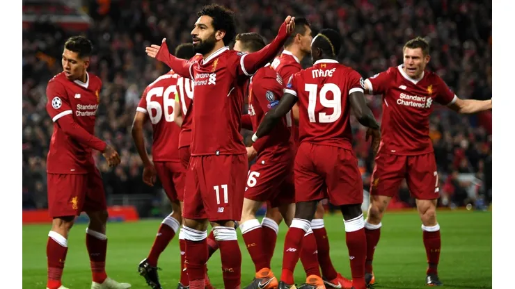 EL FARÓN. Salah de brazos abiertos ante la afición del Liverpool, tras su gol por Champions League (Foto: Getty).