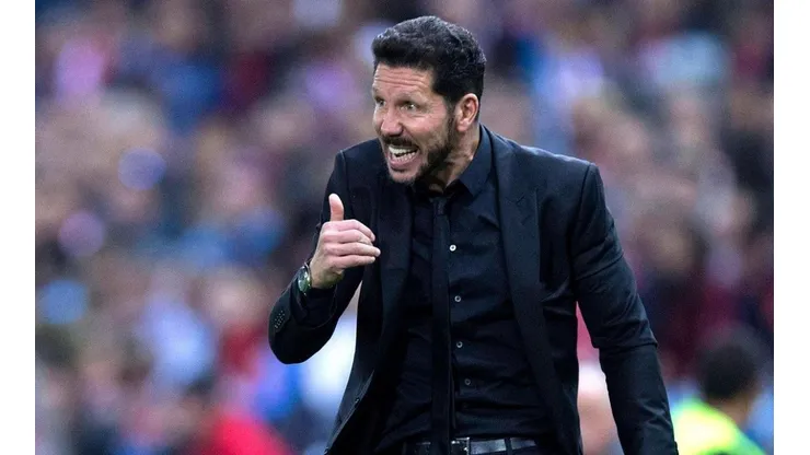 Simeone puso la chilena de Francescoli en River-Polonia sobre la de Cristiano