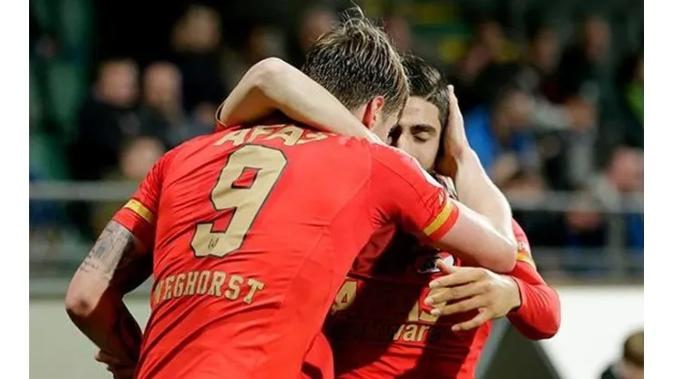 El Az se mantiene en el tercer puesto de la liga de Holanda (Foto: Twitter @Azalkmaar)